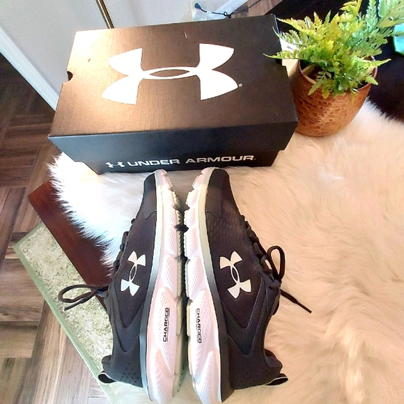 Under Armour : Women's UA W Charged Assert 9 Irid Performance Running Shoe. NWB - Picture 6 of 9